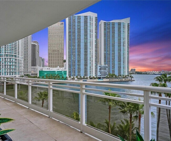 Foto del edificio - 901 Brickell Key Blvd
