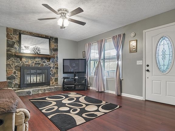 Building Photo - 793 Summer Hill Ln