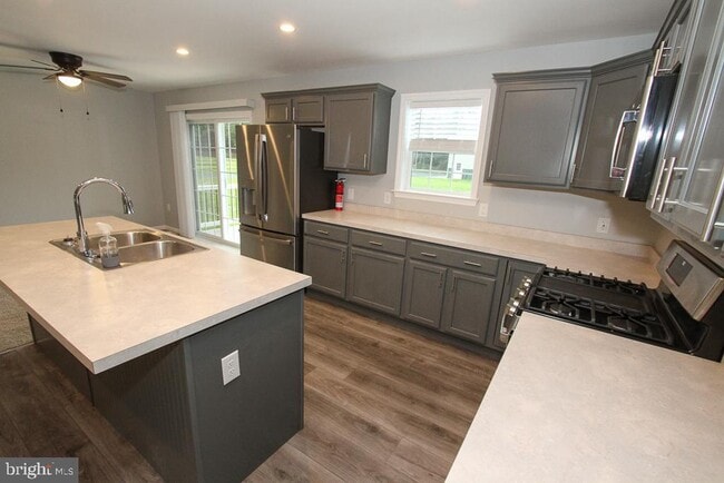 Foto del edificio - 8 Conover Ln