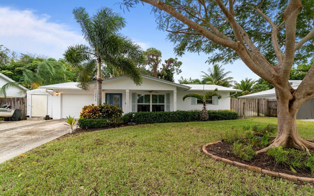 Foto principal - 1878 NW Azalea St