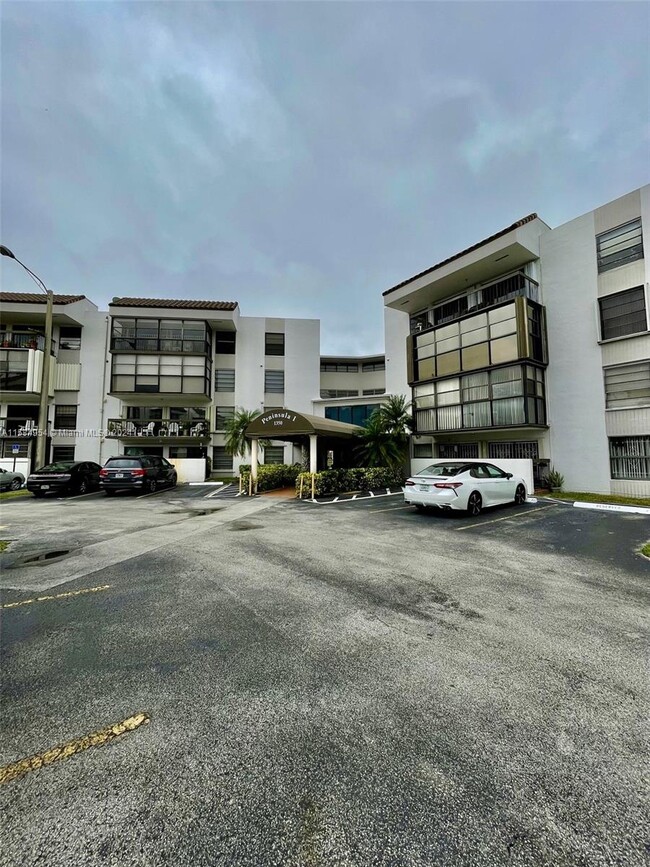 Building Photo - 1350 SW 122nd Ave