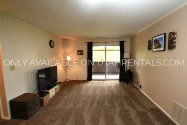 Foto del edificio - 258 W Garden Park