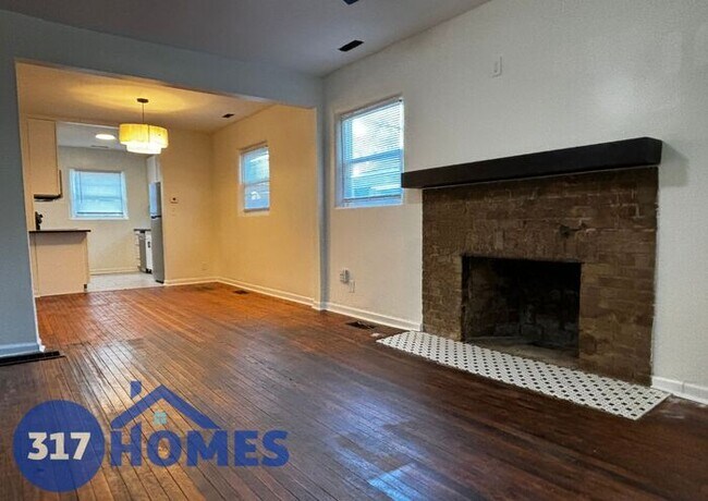 Foto del edificio - Updated Garfield Park 2/1 Bungalow