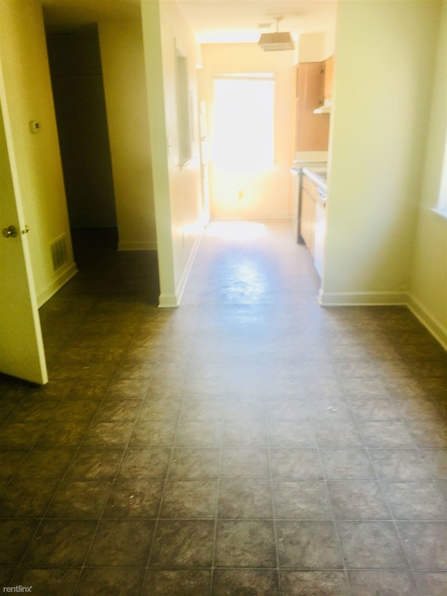 Building Photo - 2 br, 2.5 bath  - 2510 Avent Ferry Rd Apt 208