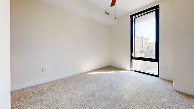 Interior Photo - Capitol View on 14th