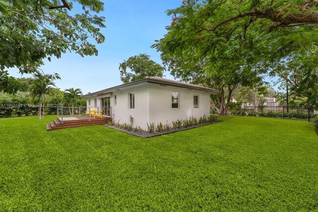 Foto del edificio - 810 NW 7th St