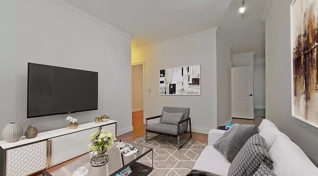 Building Photo - 107 Christopher Street