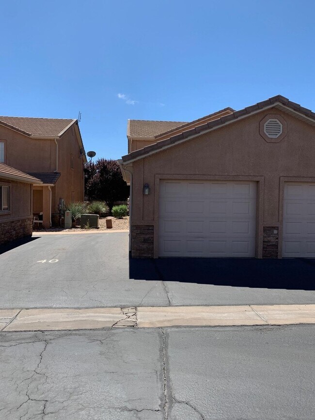 Foto del edificio - Bedrock #40!