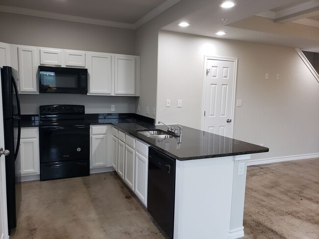 Foto del edificio - Town home for rent