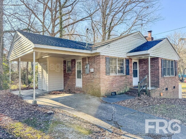 Photo - 2501 Jefferson Dr House