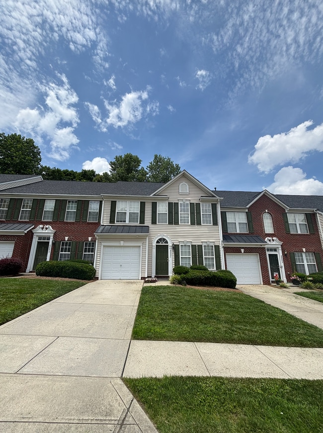 Building Photo - 6000 Boathouse Ln
