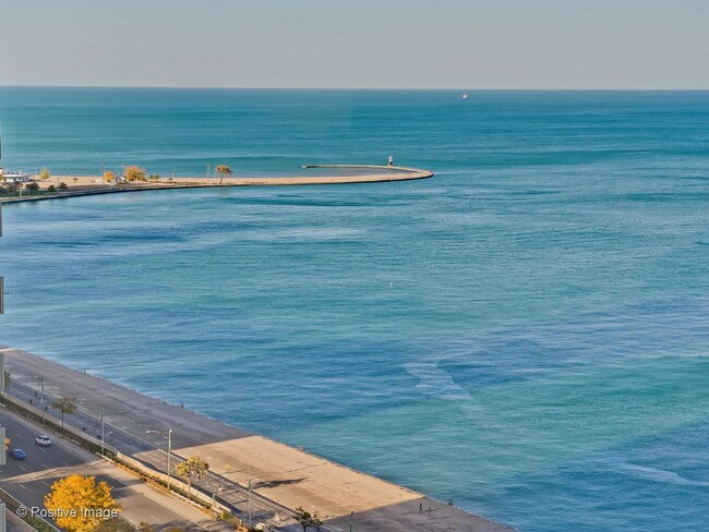 Foto del edificio - 1150 N Lake Shore Dr