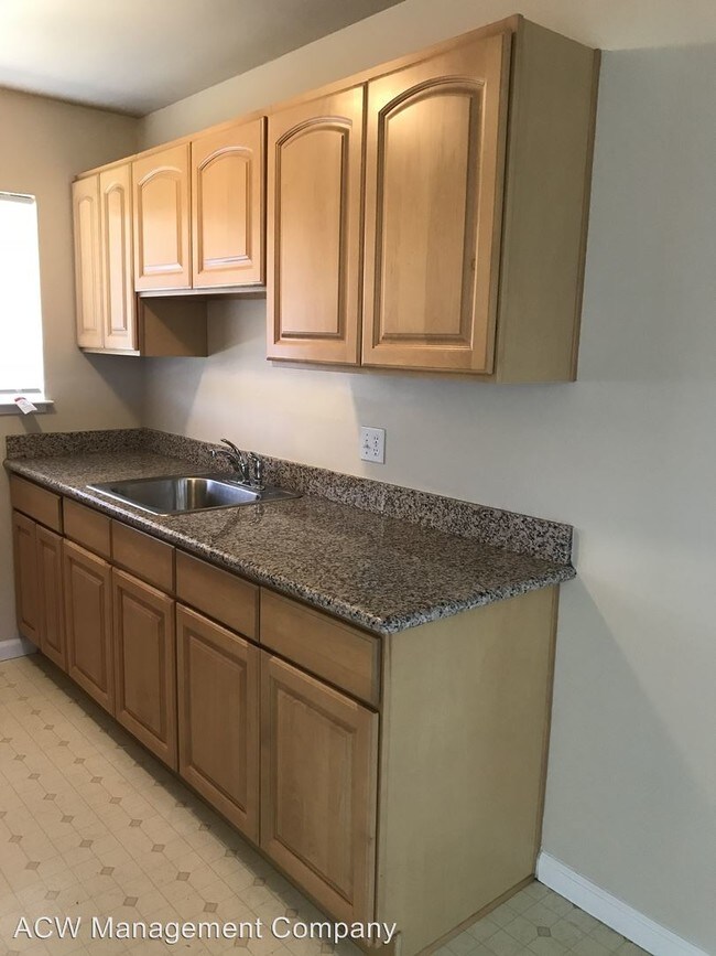 Building Photo - 1 br, 1 bath Apartment - 731 E. Homestead Rd.