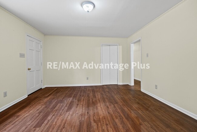 Foto del edificio - 3-Bedroom Home in Private Setting Minutes ...