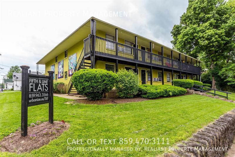 Primary Photo - 468 N. Limestone, # 16