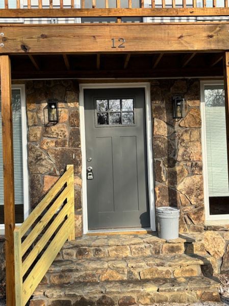 Building Photo - 12 Chalet Dr