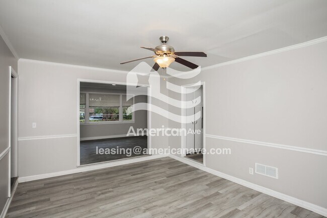 Foto del edificio - 6824 Eastbrook Rd