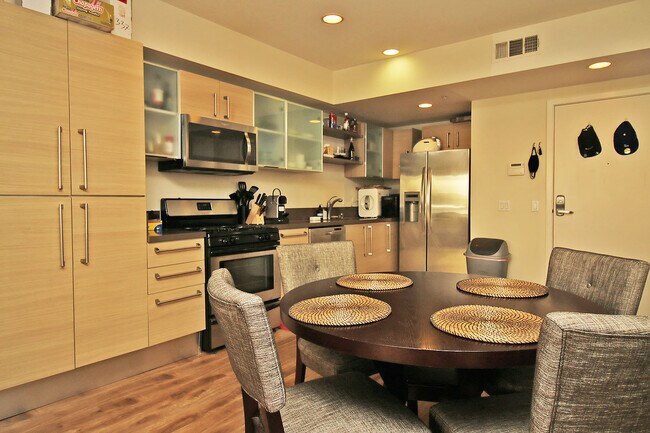 Building Photo - 1234 WILSHIRE Blvd