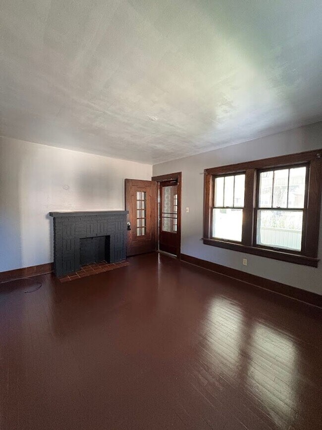 Foto del edificio - 2549 Elmwood St