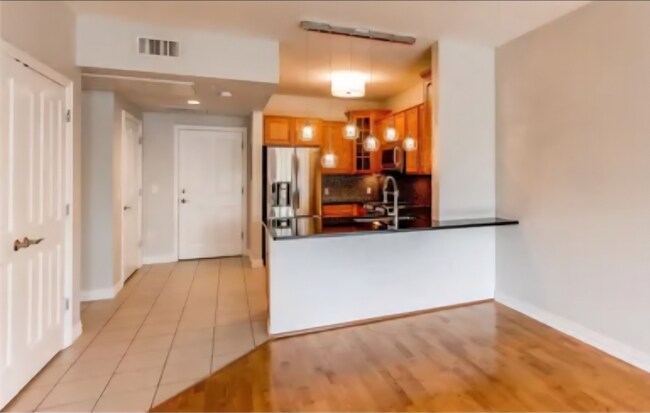 Foto del edificio - 2700 E Cherry Creek S Dr