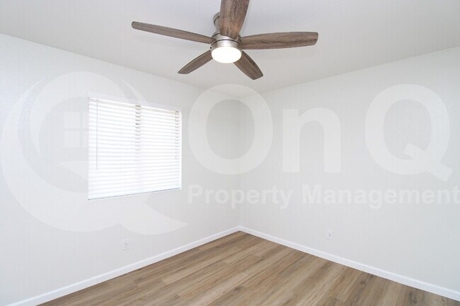 Building Photo - 6206 E Glencove St