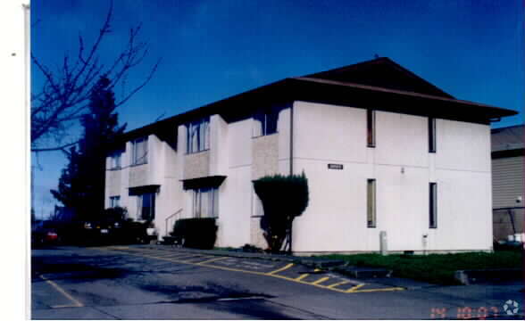 Primary Photo - 11025 16th Ave SW