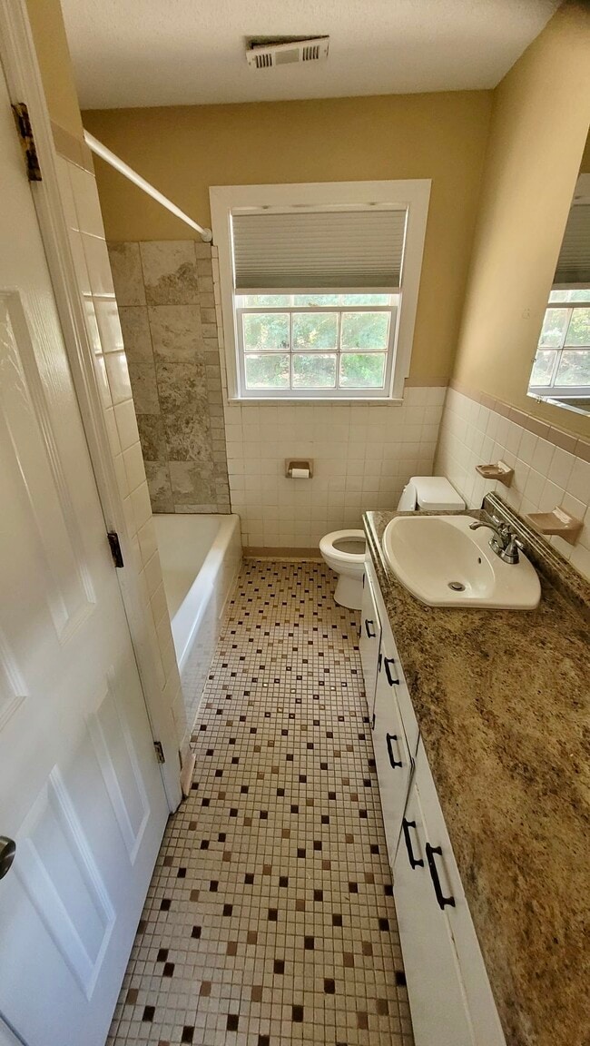 Building Photo - 8836 Deerwood Dr