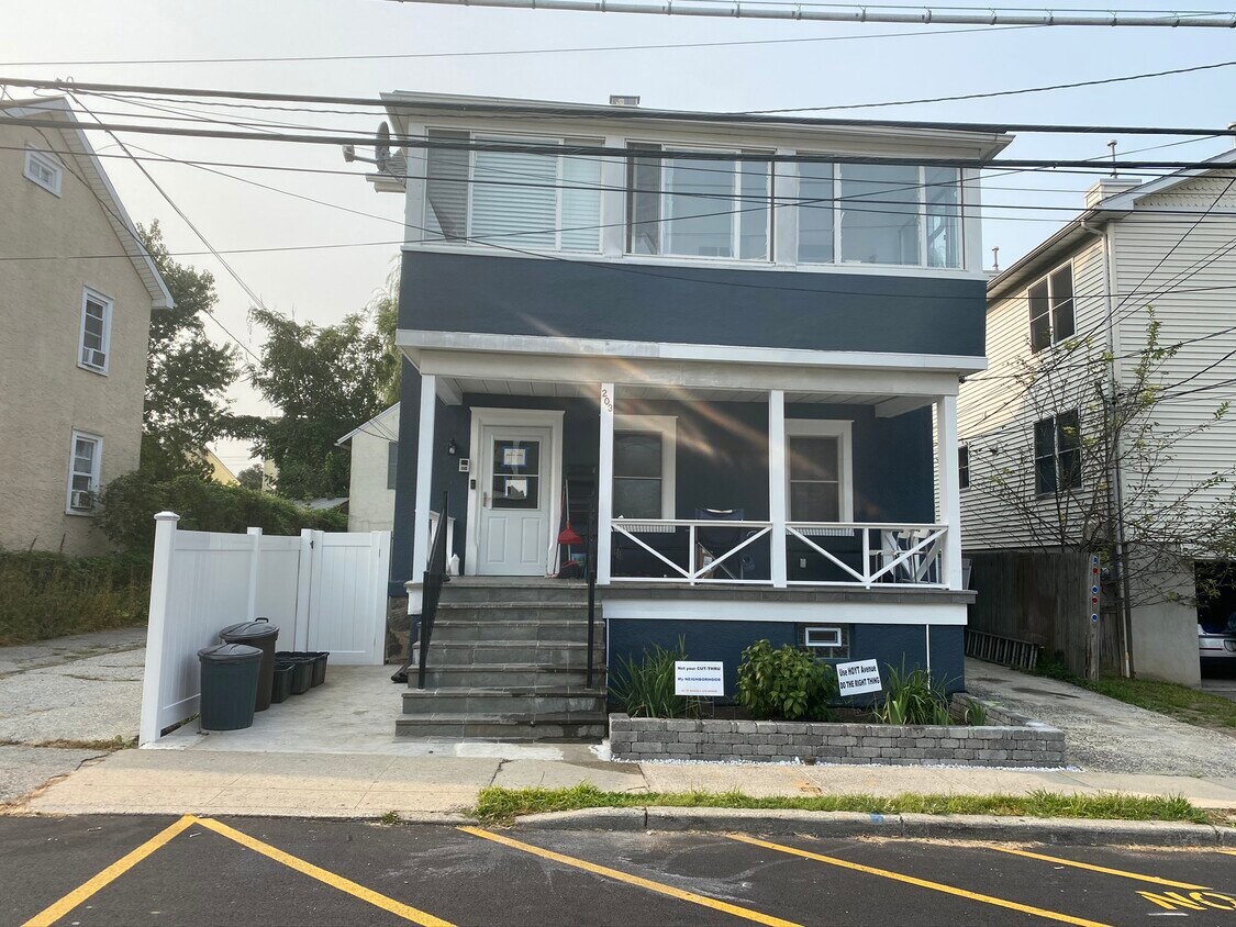 203 Waverly Ave Unit 3, Mamaroneck, NY 10543 Apartments in Mamaroneck