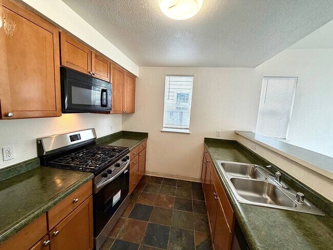 Building Photo - Freshly Painted w/ New Carpets 3 Bedroom, 2 Bath With Attached Garage