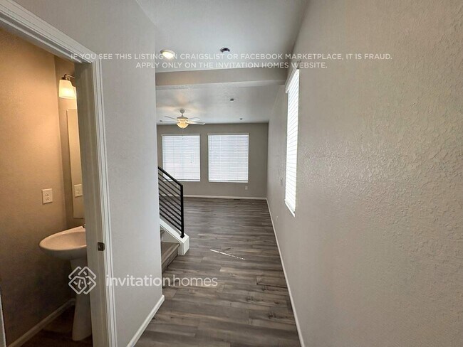 Foto del edificio - 3349 Streamwood Dr