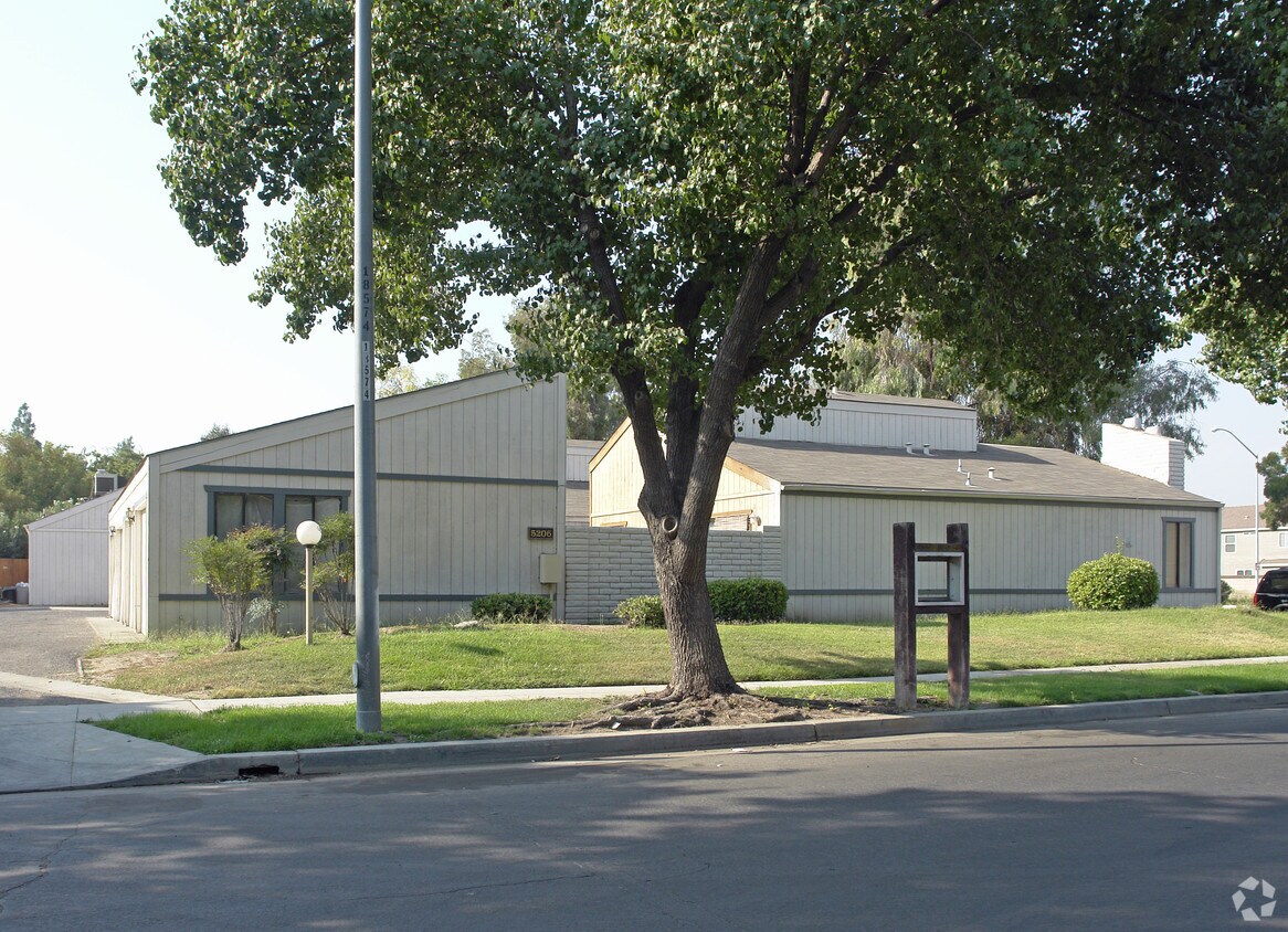 Building Photo - 5216-5226 E Liberty Ave