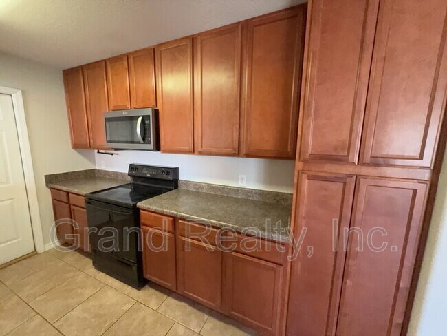 Foto del edificio - 4221 Jernigan Rd