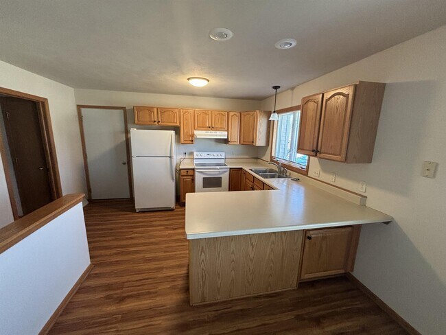 Building Photo - N161W20221 Riverview Dr