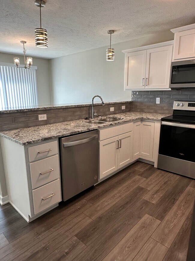 Foto del edificio - 8211 Colby St