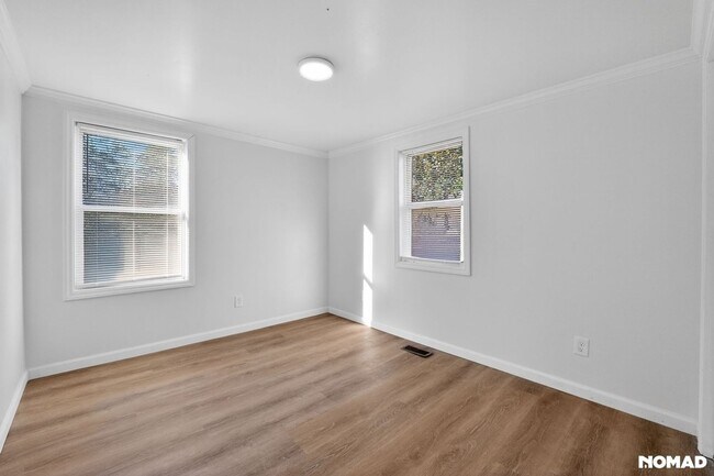 Building Photo - 129 Williams Rd