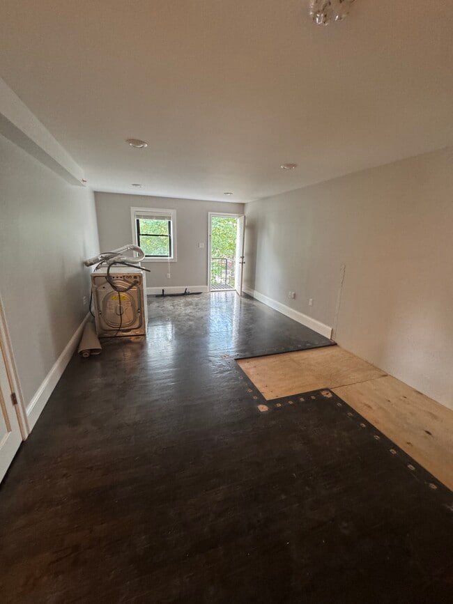 Building Photo - 27 Dudley St