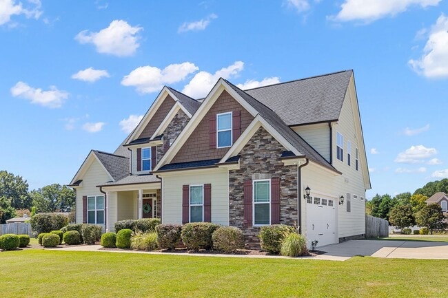 Building Photo - **Spacious 3bd/3ba in Raleigh**