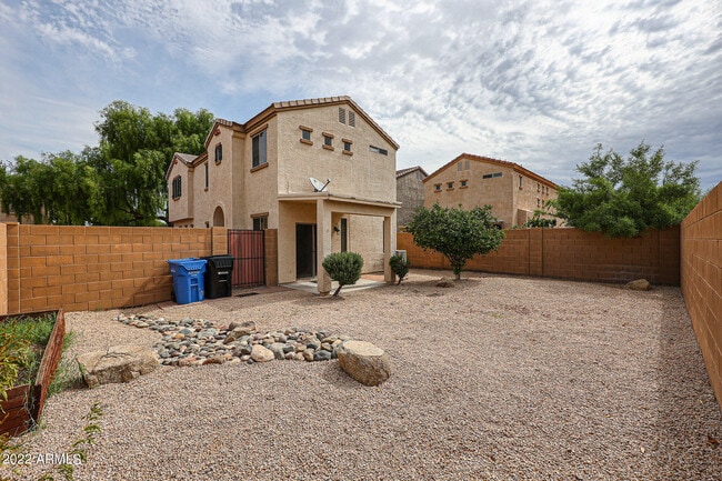 Building Photo - 3039 W Los Gatos Dr