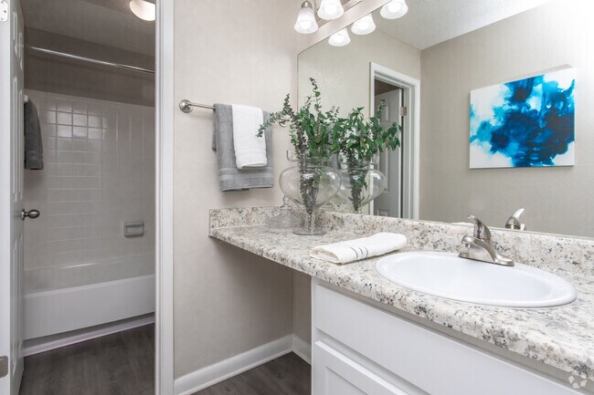 2HAB, 2BA - 1,200 ft² - Avenues at Holcomb Bridge