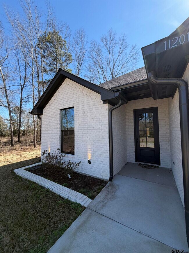 Foto del edificio - 11201 County Rd 166