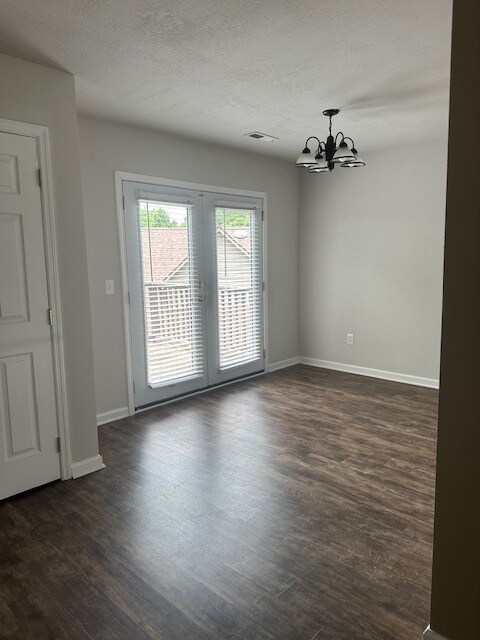 Building Photo - 939 Glendower Way