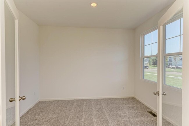 Building Photo - 13637 Palmetto Dr