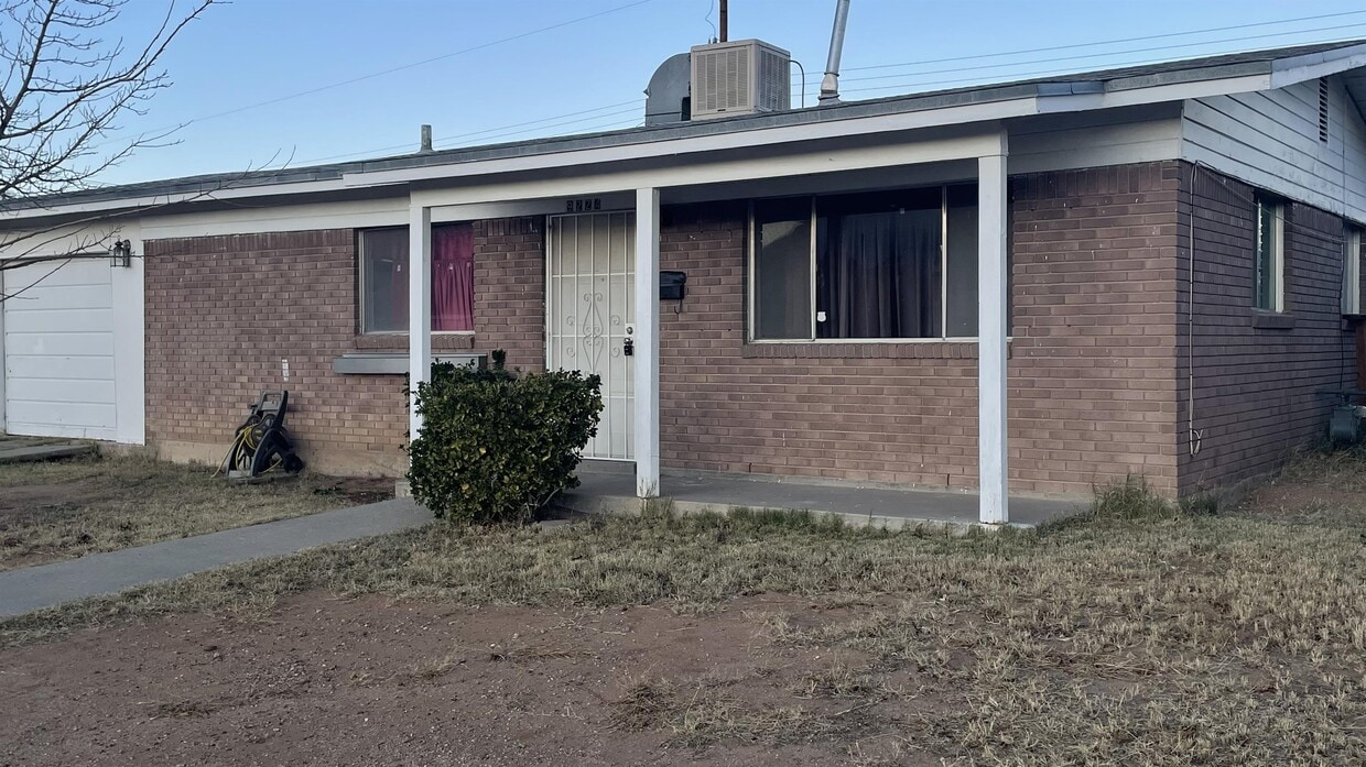 Primary Photo - 9224 Montgomery Dr