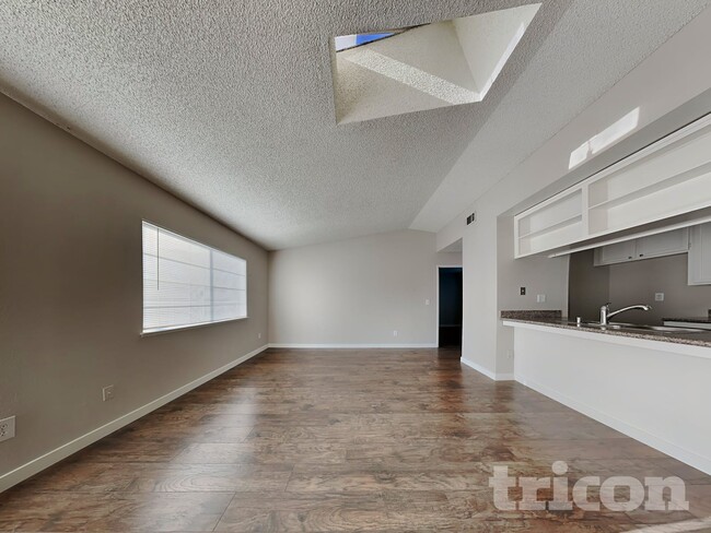 Foto del edificio - 607 Placer Ln