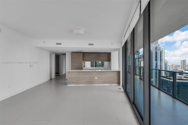 Foto del edificio - 1300 S Miami Ave