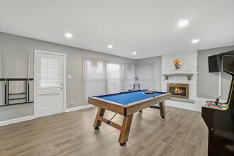 Building Photo - 701 E Higgins Rd