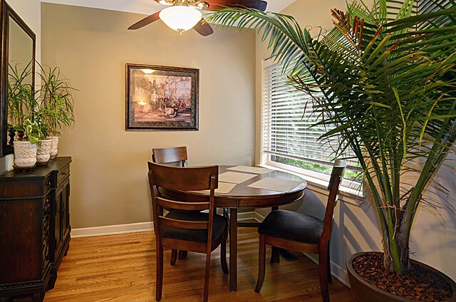 Foto del edificio - 4417 Elm St