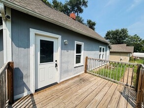 Building Photo - 404 N Georgie Ave