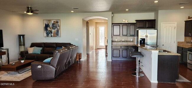 Building Photo - 7369 Dewberry Dr