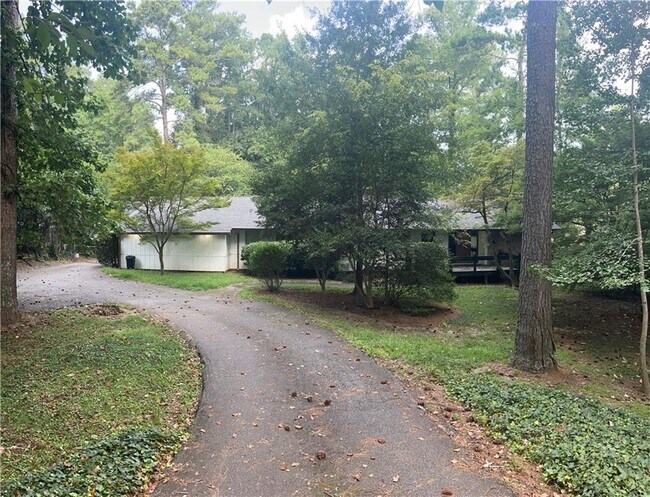 Building Photo - 3542 Briarcliff Rd NE